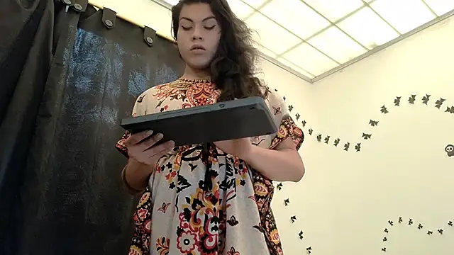 Snapshot of Ariana_rodriguez_0 chatting on November 29, 1:36 pm Ariana rodriguez 0 online show from November 29, 1:36 pm