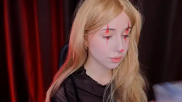 Snapshot of YukiMisa chatting on October 31, 4:52 pm YukiMisa online show from October 31, 4:52 pm