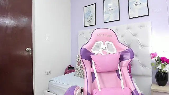 Snapshot of dakota_winslow chatting on November 20, 6:07 pm dakota winslow online show from November 20, 6:07 pm