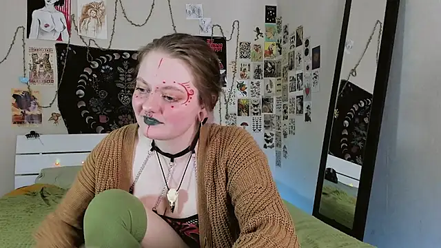 Snapshot of WonderConnie1 chatting on October 27, 1:59 pm WonderConnie1 online show from October 27, 1:59 pm