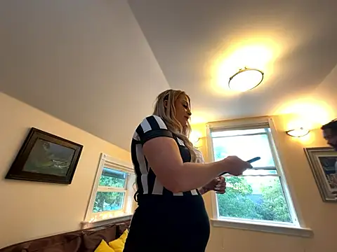 Petite Blonde Barbie online show from October 1, 11:55 pm