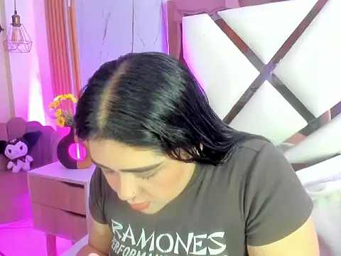 im bunny   online show from February 28, 11:55 am