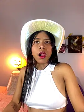 SophieW1 online show from October 24, 12:12 pm