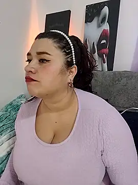 Snapshot of SafiroFer chatting on November 11, 9:04 pm SafiroFer online show from November 11, 9:04 pm