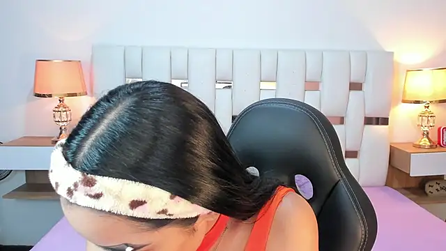 iamCharlotte19 online show from July 21, 3:58 pm