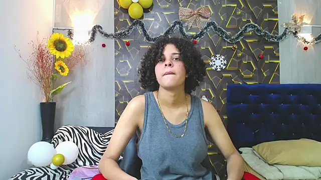 Snapshot of miss_leidy_ chatting on December 3, 2:30 am miss leidy online show from December 3, 2:30 am