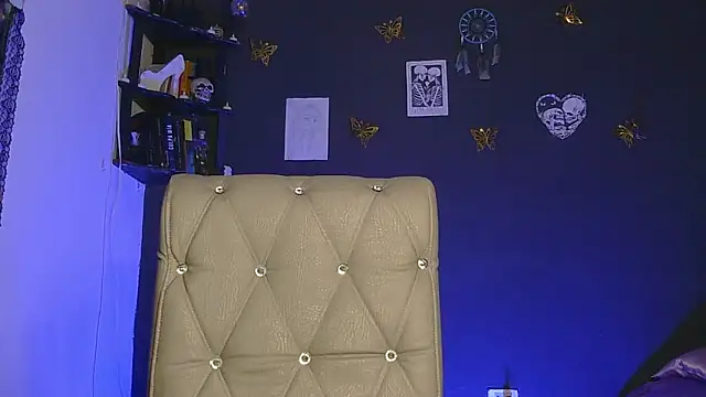 Snapshot of MeganBrown4 chatting on May 30, 5:21 pm MeganBrown4 online show from May 30, 5:21 pm
