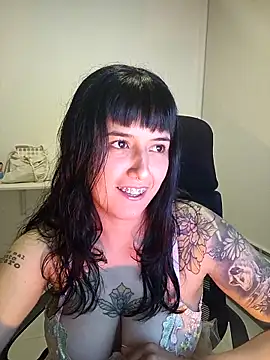 Snapshot of Jinx__x chatting on December 5, 4:32 am Jinx x online show from December 5, 4:32 am