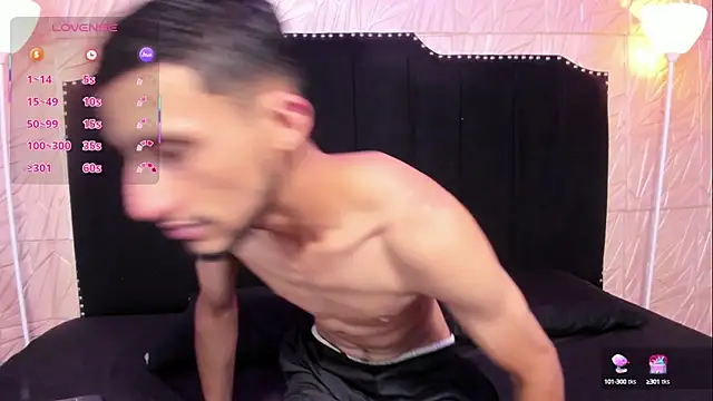 Snapshot of Akame_Draco chatting on September 17, 3:41 am Akame Draco online show from September 17, 3:41 am