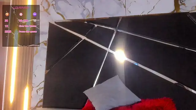 Snapshot of Akame_Draco chatting on October 8, 4:43 am Akame Draco online show from October 8, 4:43 am