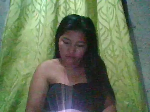 Snapshot of nikki_zapphire chatting on April 20, 8:21 pm nikki zapphire online show from April 20, 8:21 pm