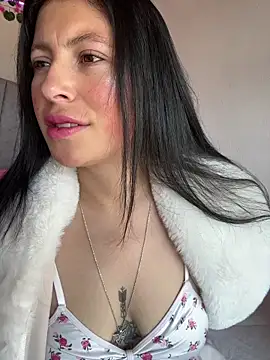 Mia salinass online show from February 5, 1:49 pm