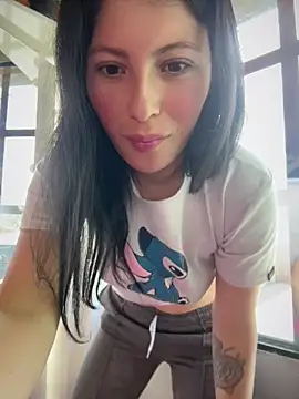 Snapshot of Mia_salinass chatting on May 15, 5:53 pm Mia salinass online show from May 15, 5:53 pm