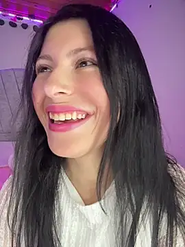 Snapshot of Mia_salinass chatting on May 17, 2:31 am Mia salinass online show from May 17, 2:31 am