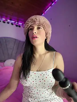 Snapshot of Mia_salinass chatting on May 18, 5:57 am Mia salinass online show from May 18, 5:57 am