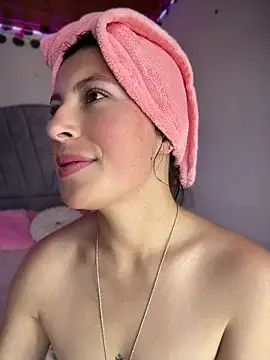 Snapshot of Mia_salinass chatting on May 22, 8:03 pm Mia salinass online show from May 22, 8:03 pm