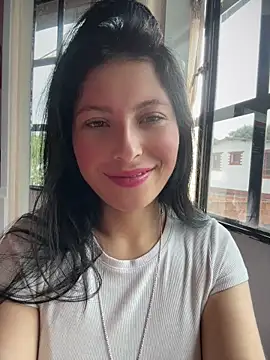 Snapshot of Mia_salinass chatting on May 27, 7:00 pm Mia salinass online show from May 27, 7:00 pm