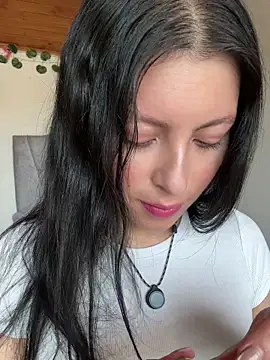 Snapshot of Mia_salinass chatting on July 17, 5:51 pm Mia salinass online show from July 17, 5:51 pm