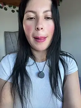 Snapshot of Mia_salinass chatting on July 25, 8:28 pm Mia salinass online show from July 25, 8:28 pm
