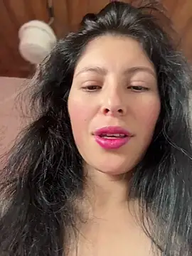 Snapshot of Mia_salinass chatting on July 29, 6:50 pm Mia salinass online show from July 29, 6:50 pm