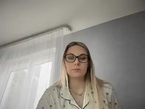 NikexPretty online show from October 20, 8:15 am