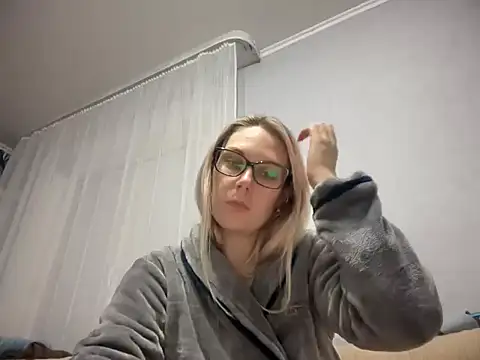 NikexPretty online show from November 18, 4:28 am