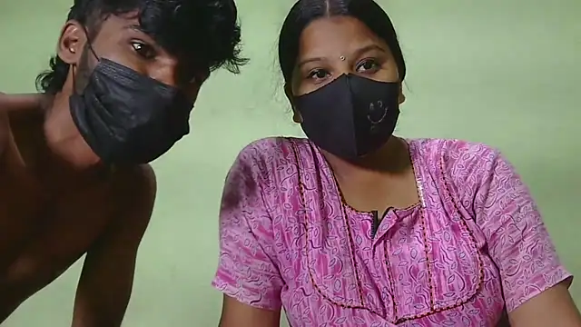 Snapshot of Shneeha_le chatting on November 6, 10:27 am Shneeha le online show from November 6, 10:27 am