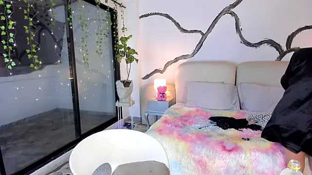 Snapshot of SarahCastro1_ chatting on November 29, 5:43 am SarahCastro1 online show from November 29, 5:43 am