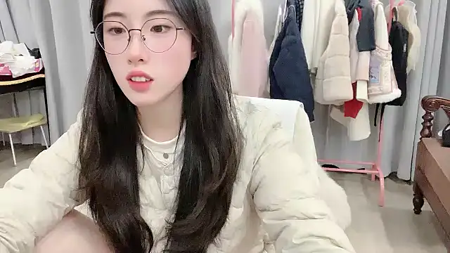 Snapshot of Freya7777 chatting on December 14, 2:55 pm Freya7777 online show from December 14, 2:55 pm