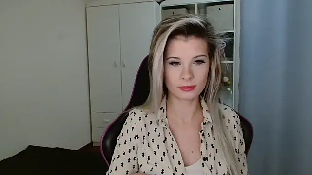 KristineGlow online show from January 8, 7:21 am