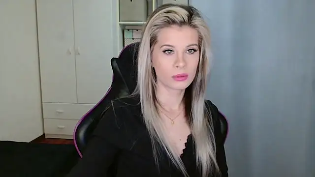 KristineGlow online show from March 3, 7:14 am