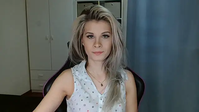 KristineGlow online show from March 11, 7:14 am