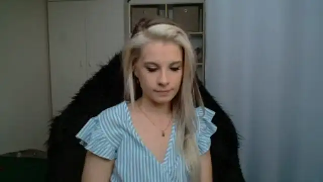 Snapshot of KristineGlow chatting on July 6, 3:03 pm KristineGlow online show from July 6, 3:03 pm