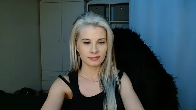 Snapshot of KristineGlow chatting on July 9, 2:21 pm KristineGlow online show from July 9, 2:21 pm