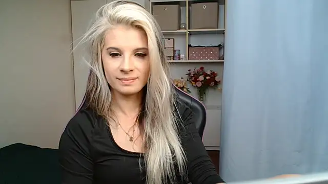 Snapshot of KristineGlow chatting on July 22, 2:20 pm KristineGlow online show from July 22, 2:20 pm