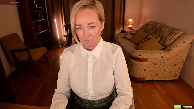 Snapshot of sexmom8 chatting on March 14, 2:55 pm sexmom8 online show from March 14, 2:55 pm