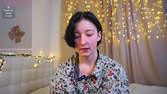 JuanaFriesz online show from January 16, 9:13 am