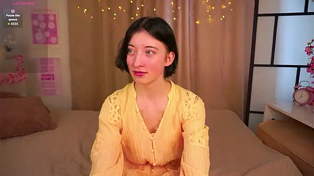 JuanaFriesz online show from March 8, 9:13 am