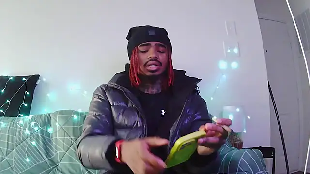 risktakinndolo online show from November 24, 7:46 pm