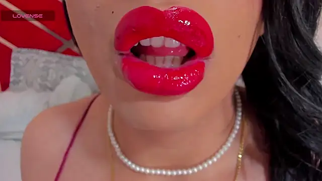 sweet Elizabeth online show from June 9, 12:50 pm