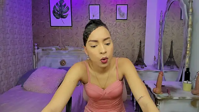 Snapshot of Lucia_jane chatting on October 9, 8:18 pm Lucia jane online show from October 9, 8:18 pm