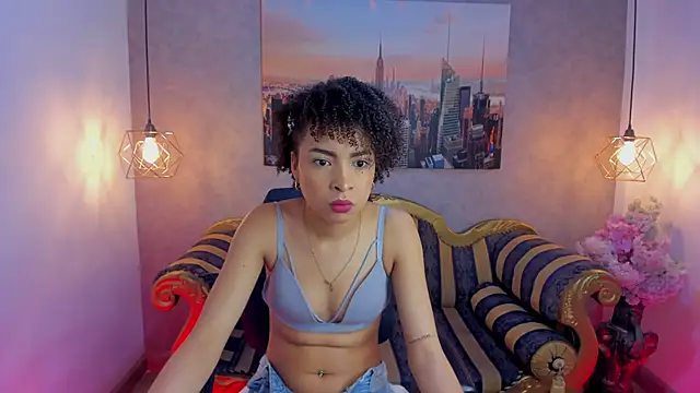 Snapshot of Lucia_jane chatting on October 24, 7:43 pm Lucia jane online show from October 24, 7:43 pm