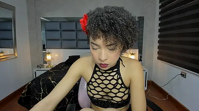 Snapshot of Lucia_jane chatting on November 22, 7:35 pm Lucia jane online show from November 22, 7:35 pm