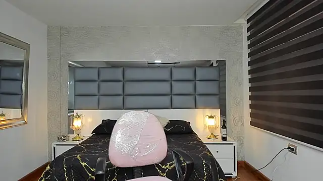 Snapshot of Lucia_jane chatting on November 26, 7:48 pm Lucia jane online show from November 26, 7:48 pm