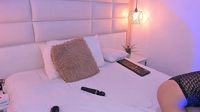 Snapshot of Lucia_jane chatting on January 17, 9:18 pm Lucia jane online show from January 17, 9:18 pm