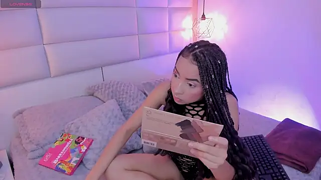 Snapshot of Lucia_jane chatting on February 11, 8:58 pm Lucia jane online show from February 11, 8:58 pm