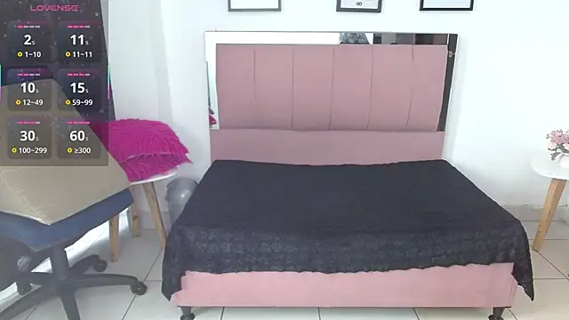 SammySmall F w online show from January 9, 9:27 pm