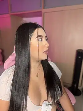 Emiily Moore1 online show from April 27, 11:25 pm