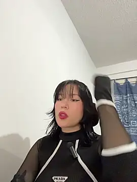 Snapshot of aliciia_23 chatting on November 11, 12:32 am aliciia 23 online show from November 11, 12:32 am