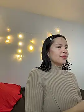 Snapshot of aliciia_23 chatting on December 5, 8:38 pm aliciia 23 online show from December 5, 8:38 pm